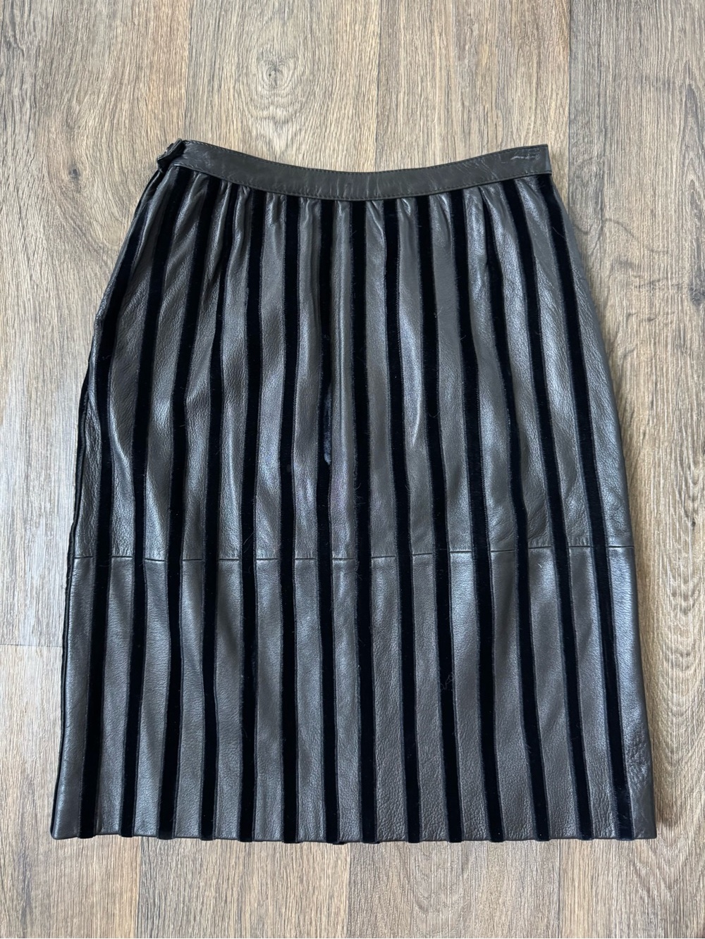 Vintage 1980s Valentino Black Striped Leather Velvet Silk Skirt Pockets 40